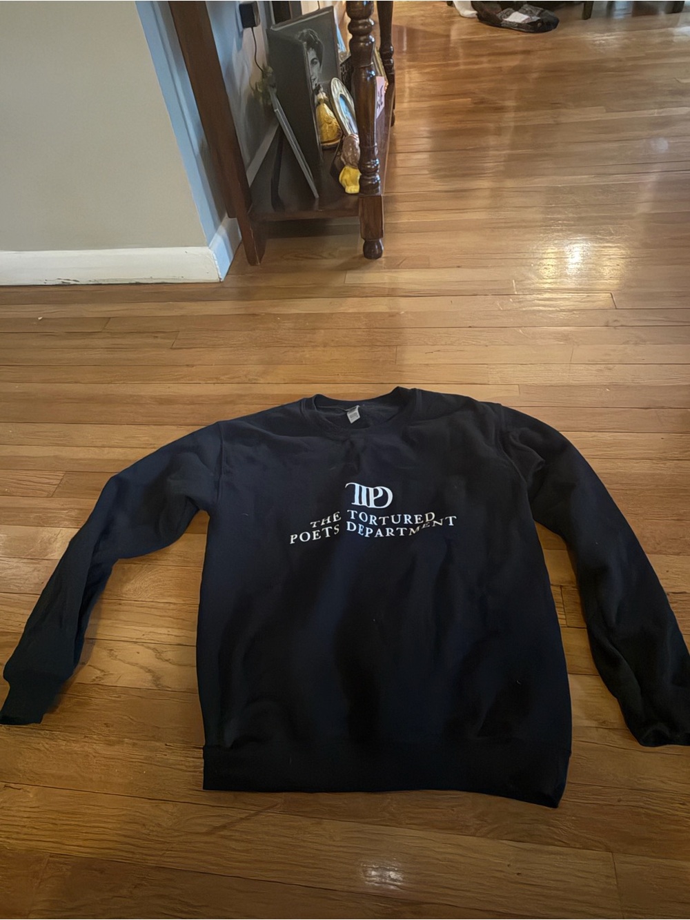 Women’s Small Taylor SwiftThe Tortured Poets Department Black Crewneck